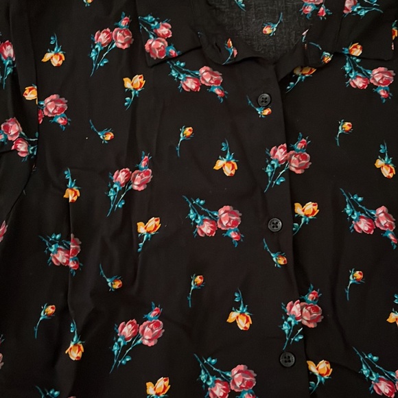 Van’s Floral Button Up T-Shirt - Picture 2 of 2